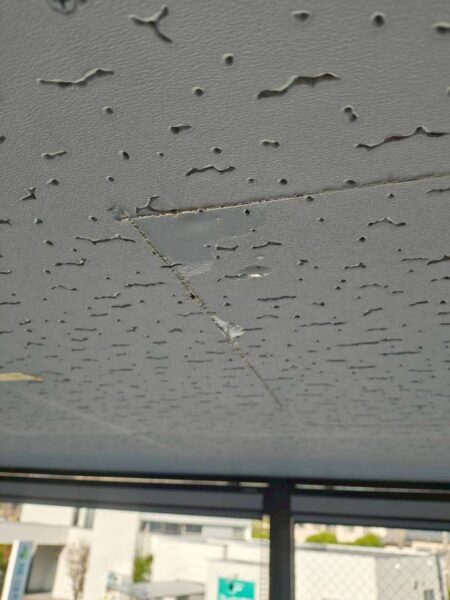 堺市にてテナントビルの雨漏り修理〈複数箇所の雨漏りを調査・補修工事〉の施工前写真