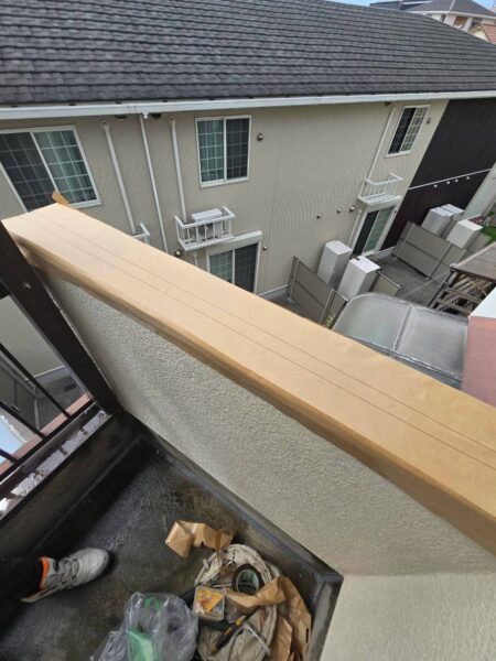 堺市中区にて雨漏り修理〈1階和室の天井からの漏水・バルコニー笠木板金巻き〉の施工前写真